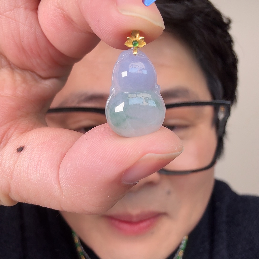 翡翠18K金镶嵌颈饰一件