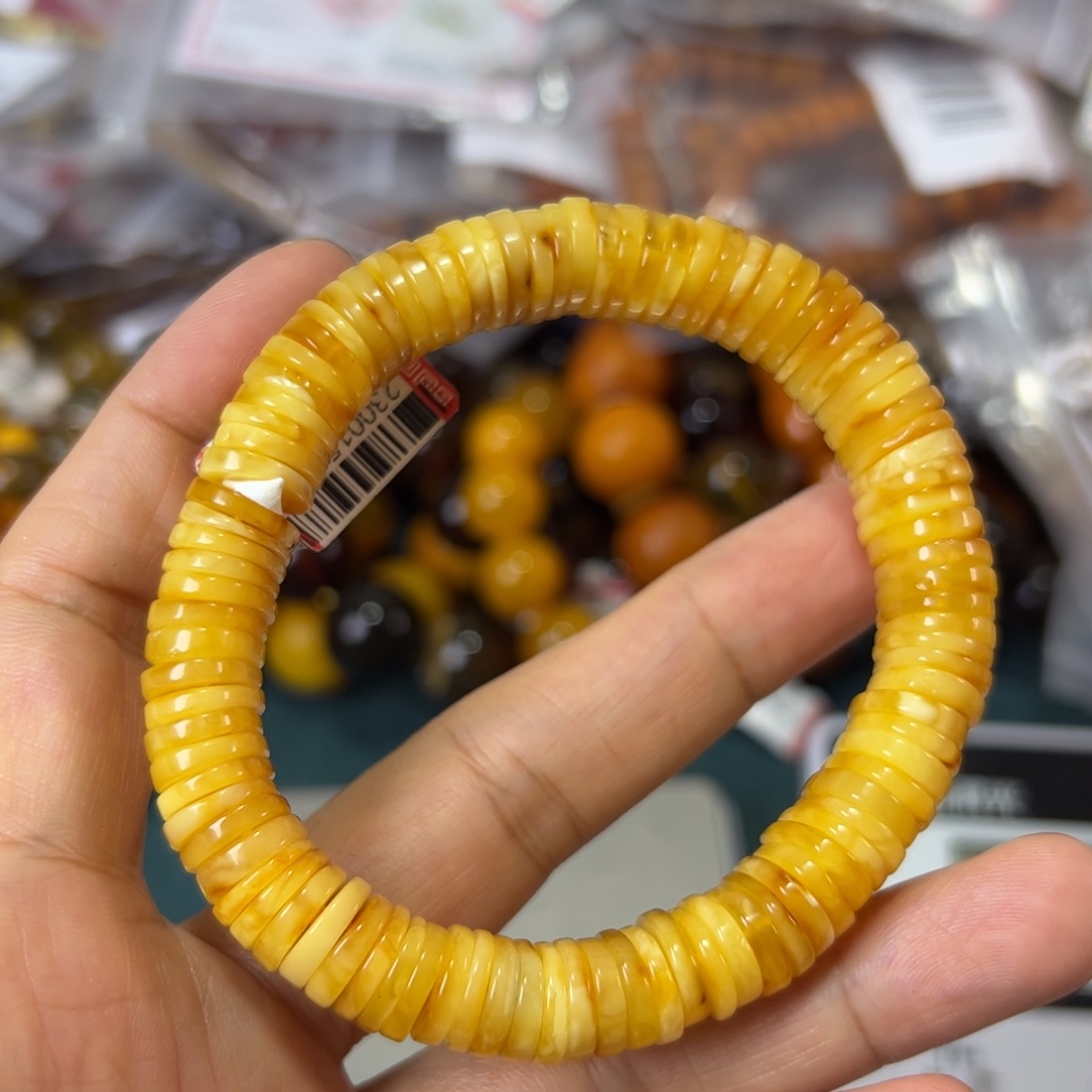 未镶嵌琥珀珠宝奇石141