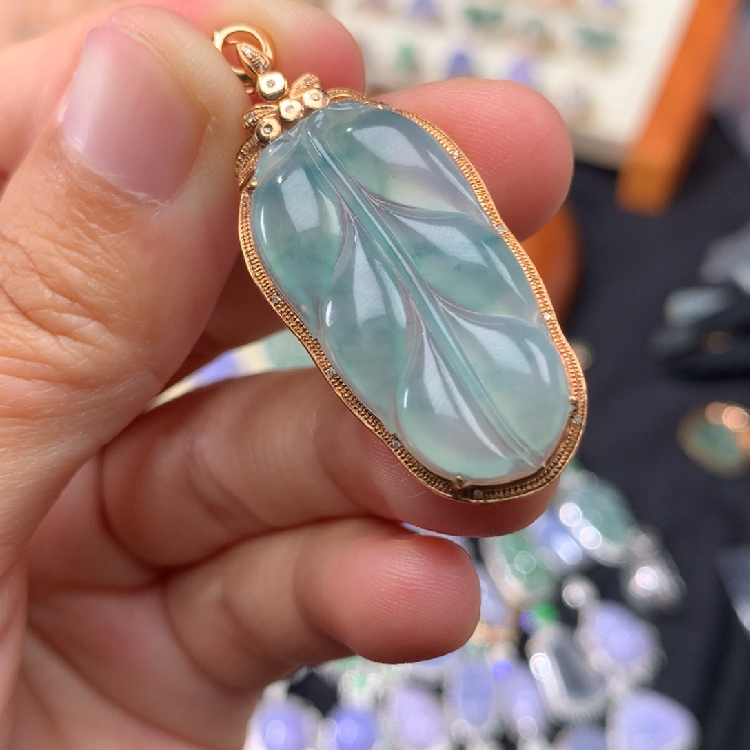 吊坠(不含链)18K金镶嵌翡翠