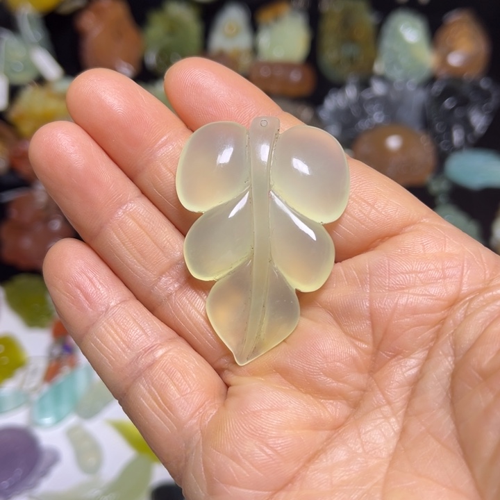 蛇纹石玉未镶嵌吊坠(赠链)