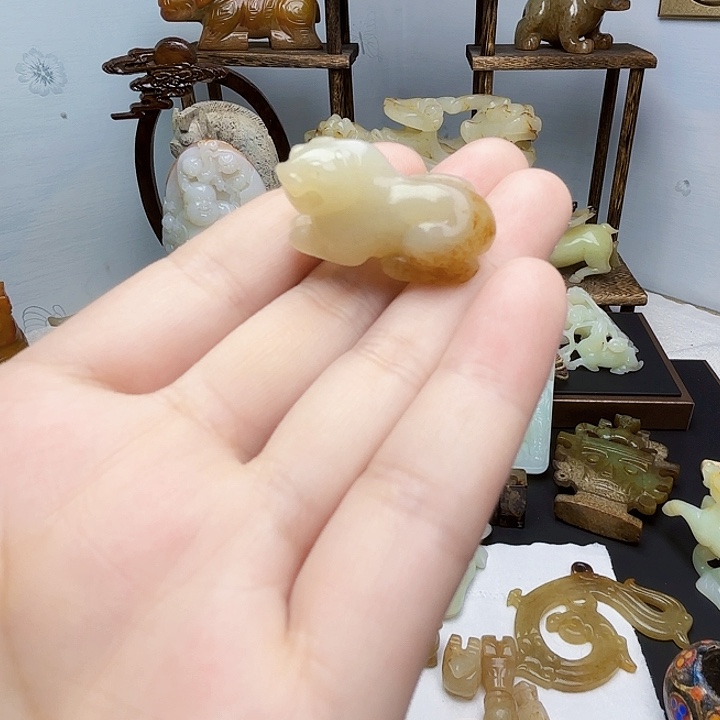 和田玉（糖玉）颈饰未镶嵌