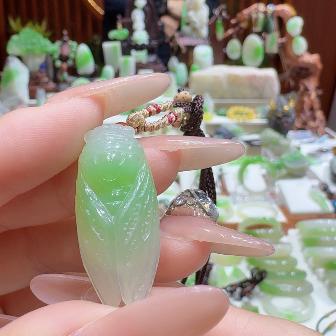 和田玉翠青一鸣惊人未镶嵌