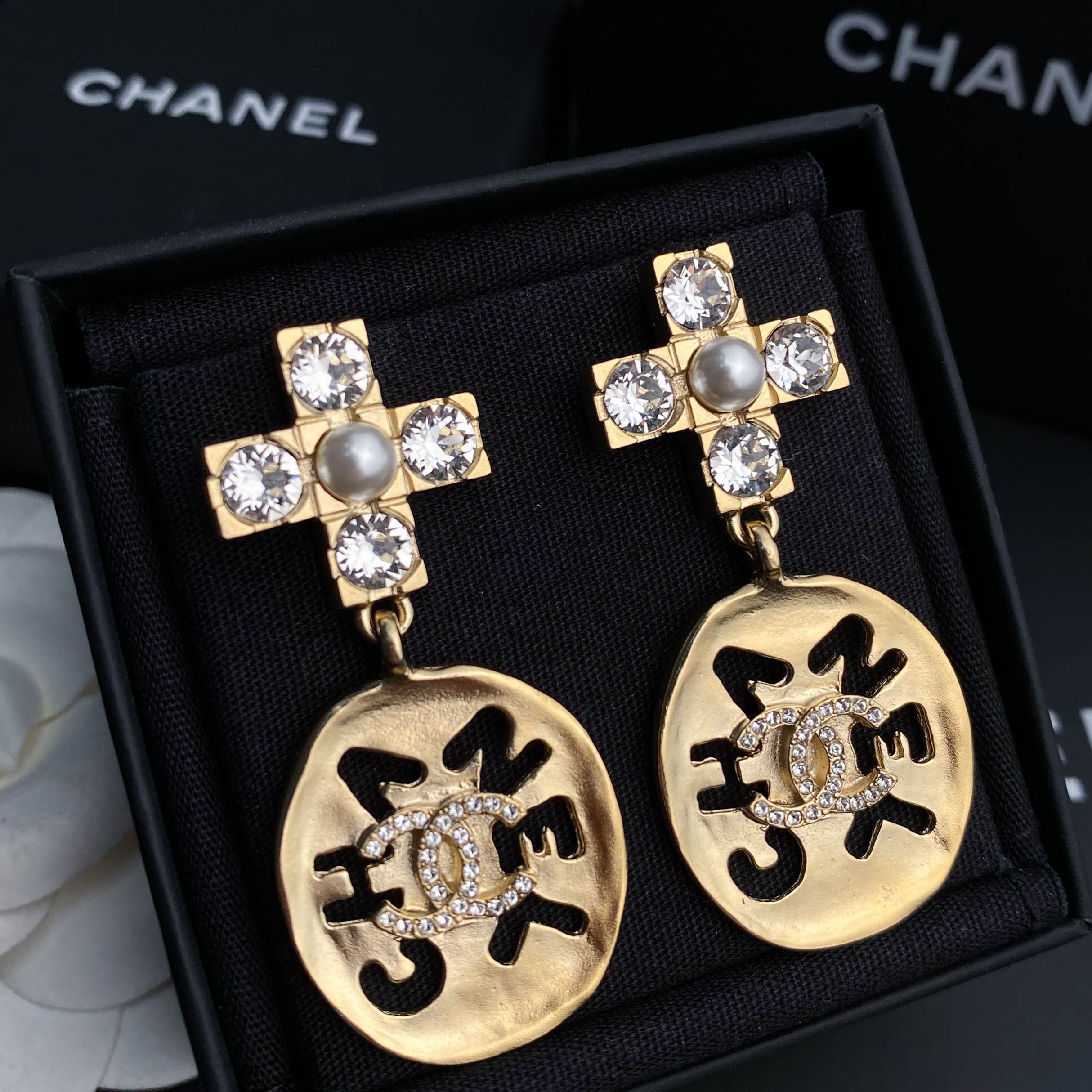 全新未使用 Chanel/香奈儿 经典双C十字镂空字母镶钻 耳环 S4967