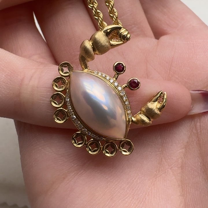 拼合珍珠（马贝珠）颈饰18K金镶嵌