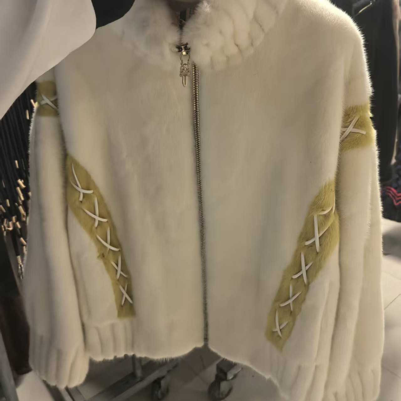 女士高端水貂短款外套