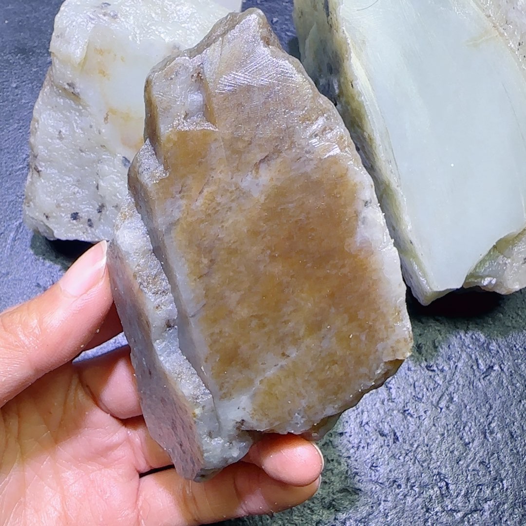 和田玉未镶嵌珠宝半成品