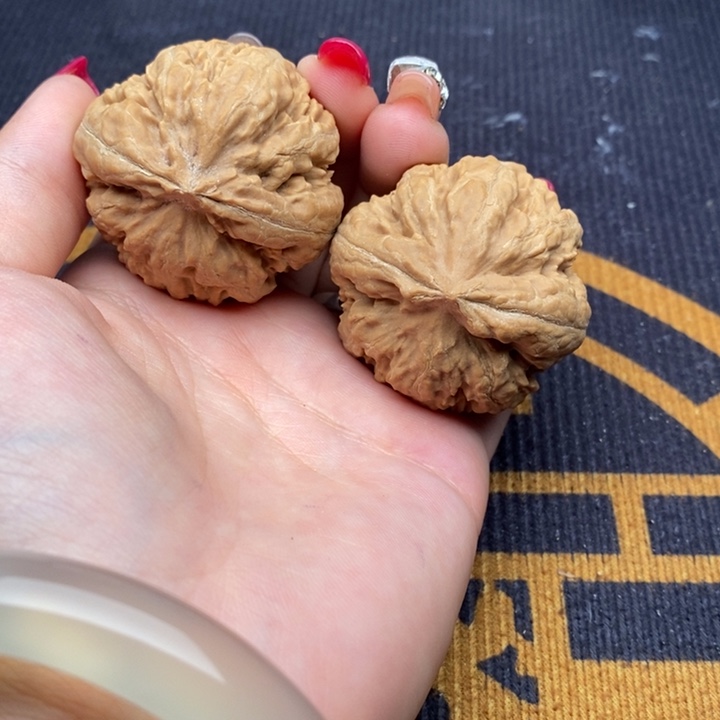 未***名文玩核桃吊坠霸王龙