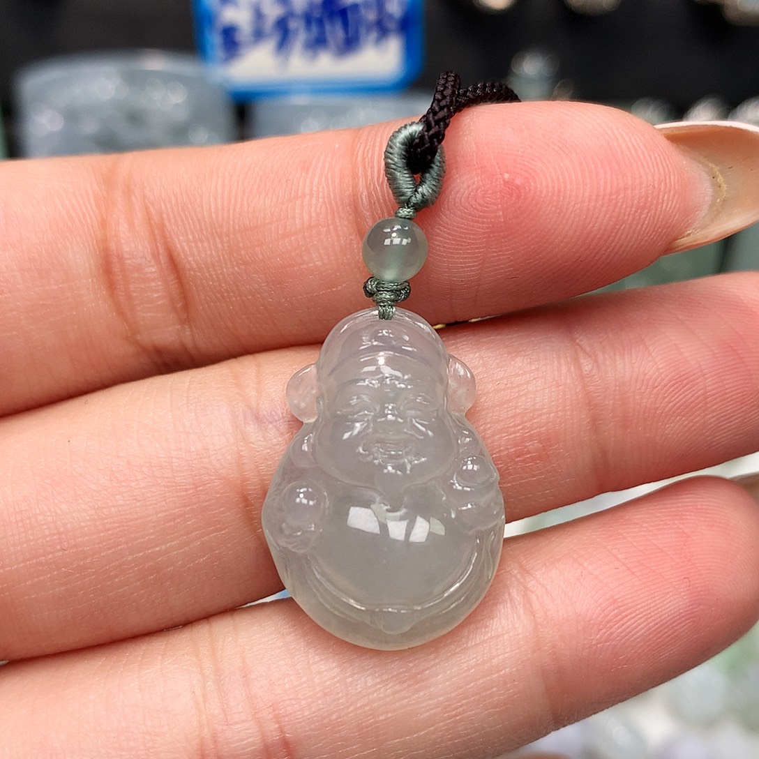 翡翠未镶嵌颈饰財爷