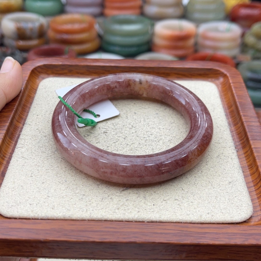 石英质玉未镶嵌手镯