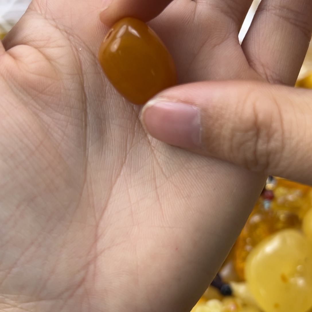 琥珀珠宝奇石未镶嵌