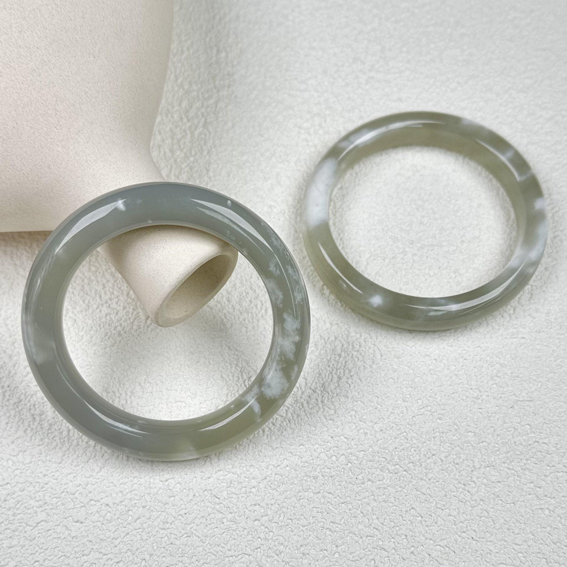 和田玉烟紫手镯多样性发其一