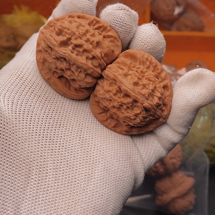 核桃把件三角白40