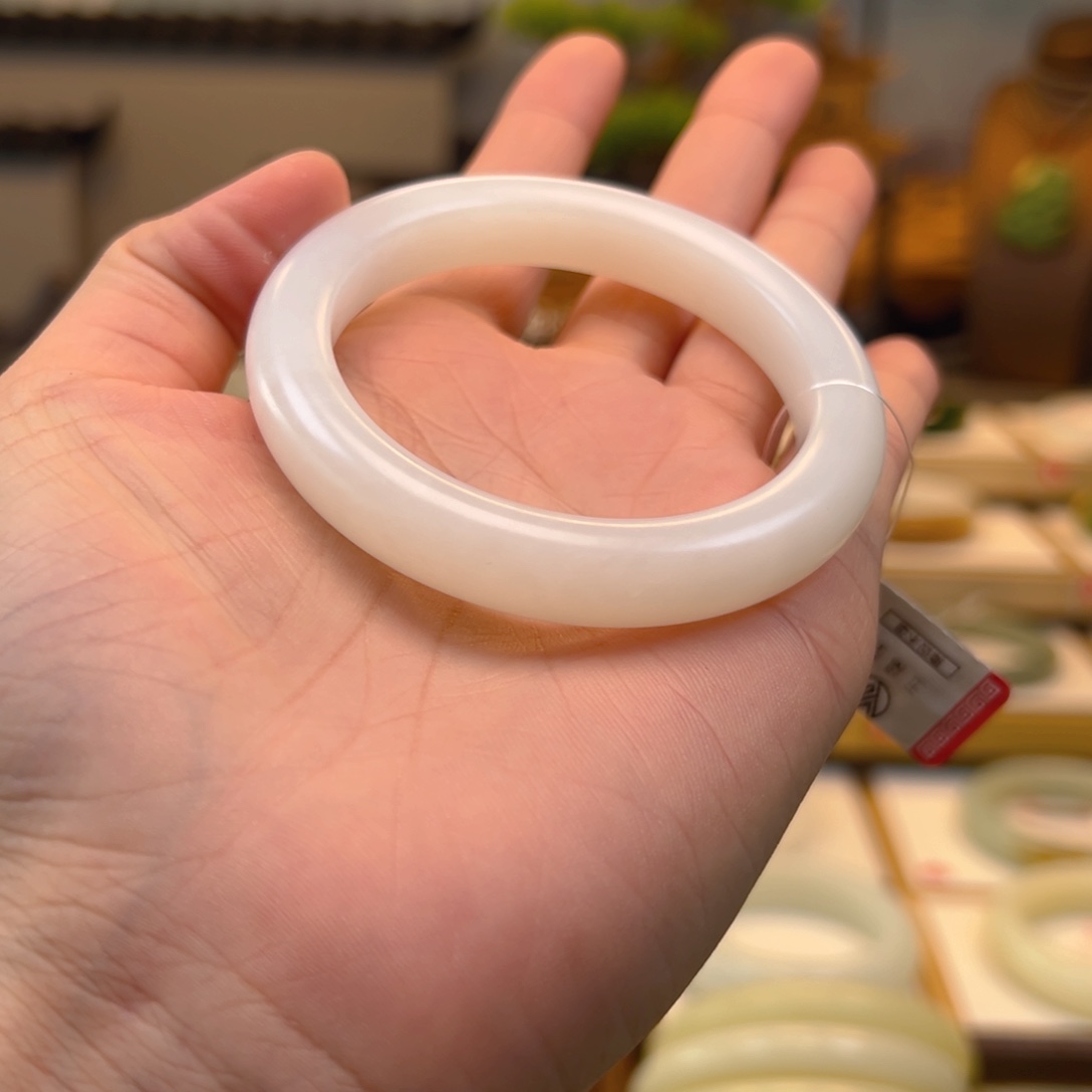 和田玉手镯未镶嵌7