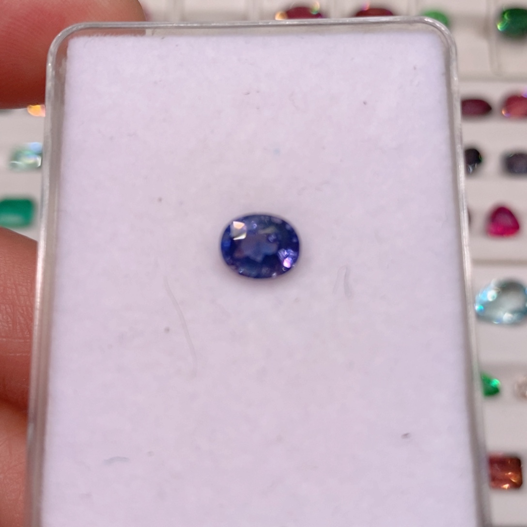 蓝宝石裸石未镶嵌无烧紫罗兰1.54克拉