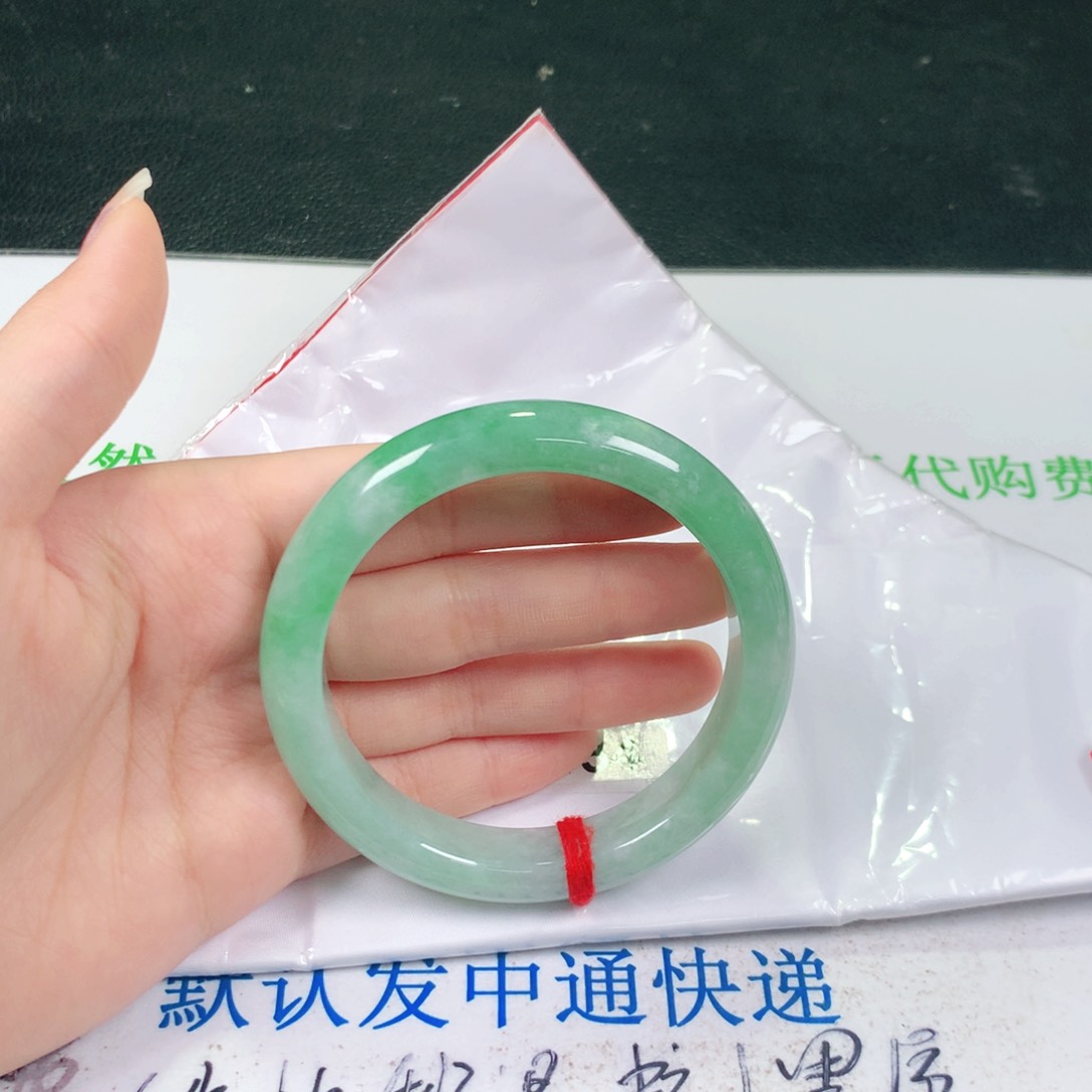 翡翠未镶嵌手镯正圈58 0134