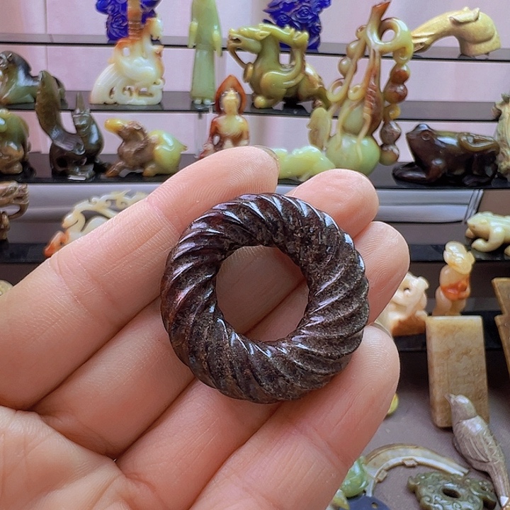 爱***人和田玉未镶嵌挂件