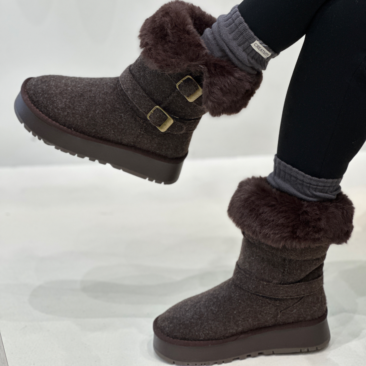 卓依冬款-保暖一脚蹬中筒毛呢雪地靴白搭女款（832-9）