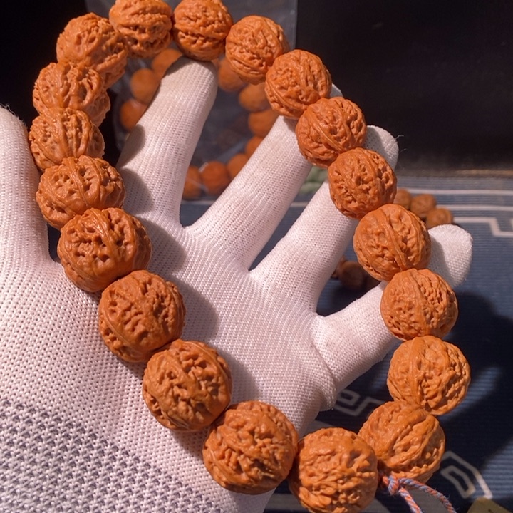 文玩核桃手串……22