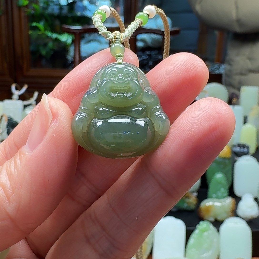 和田玉颈饰未镶嵌麦****者