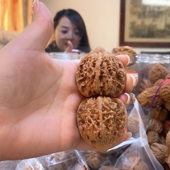 文玩核桃吊坠41满天星有白尖