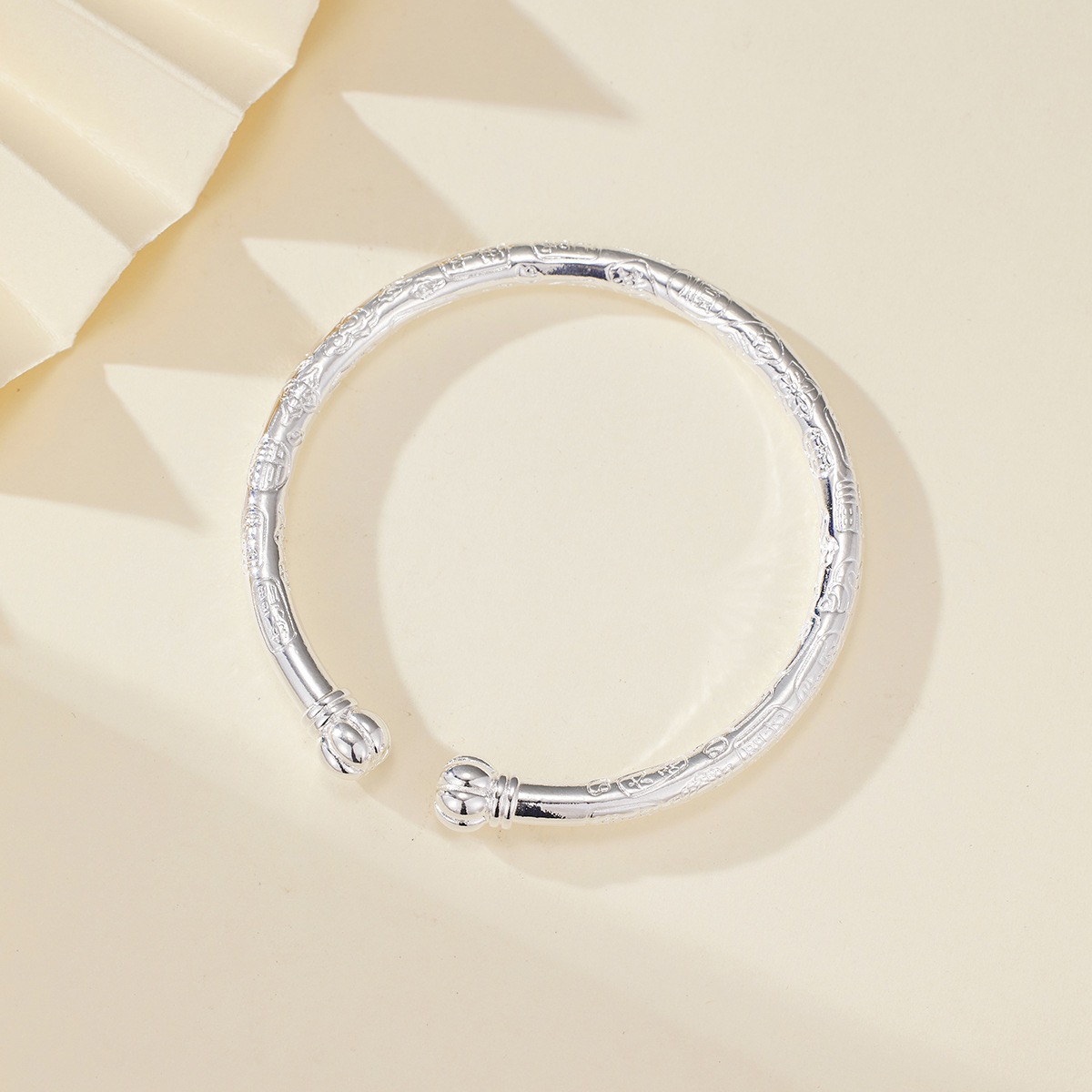 《清仓专属》H-016轻奢设计ins风女款气质定制南瓜头生肖挂饰品A