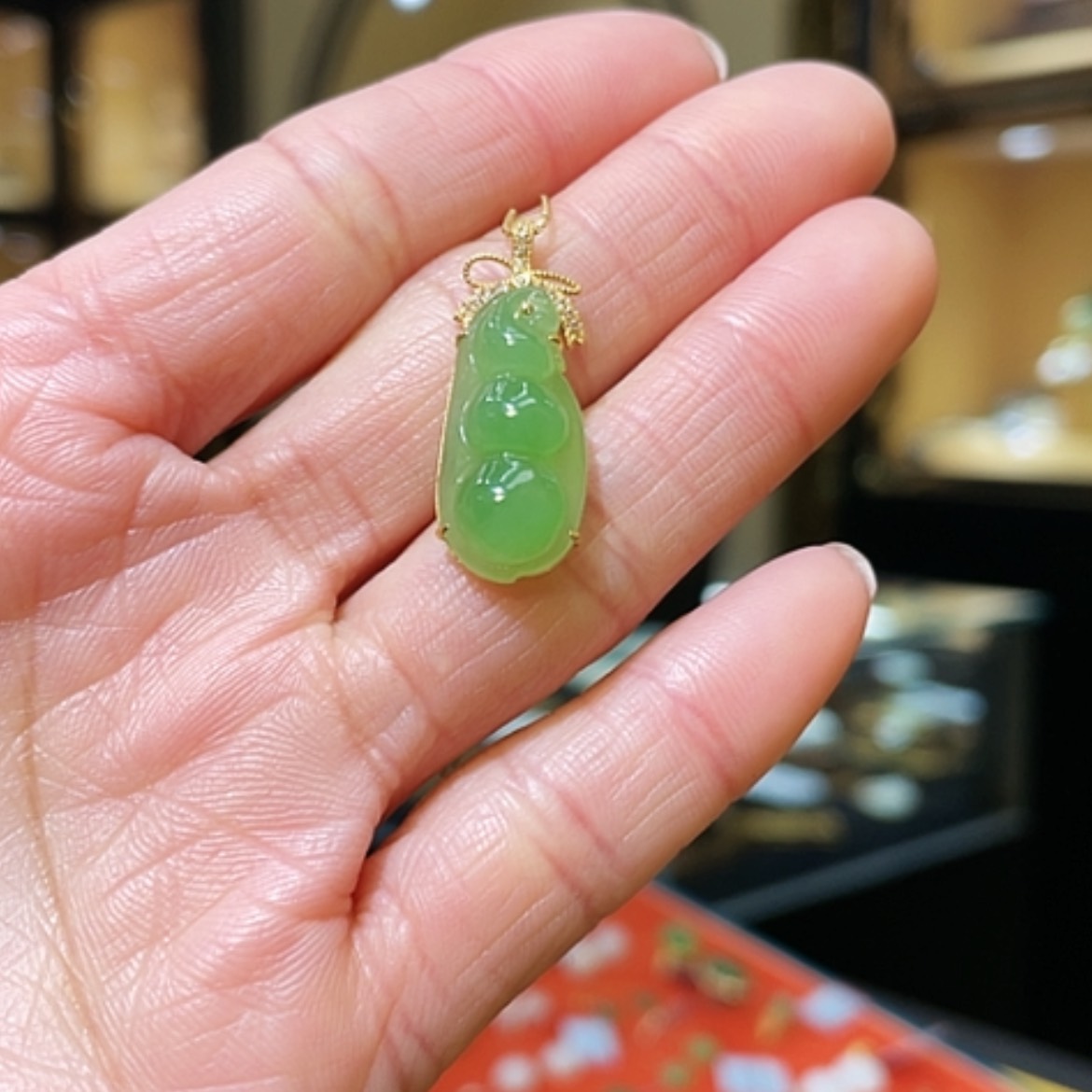 【闪购商品】和田玉颈饰18K金镶嵌福豆