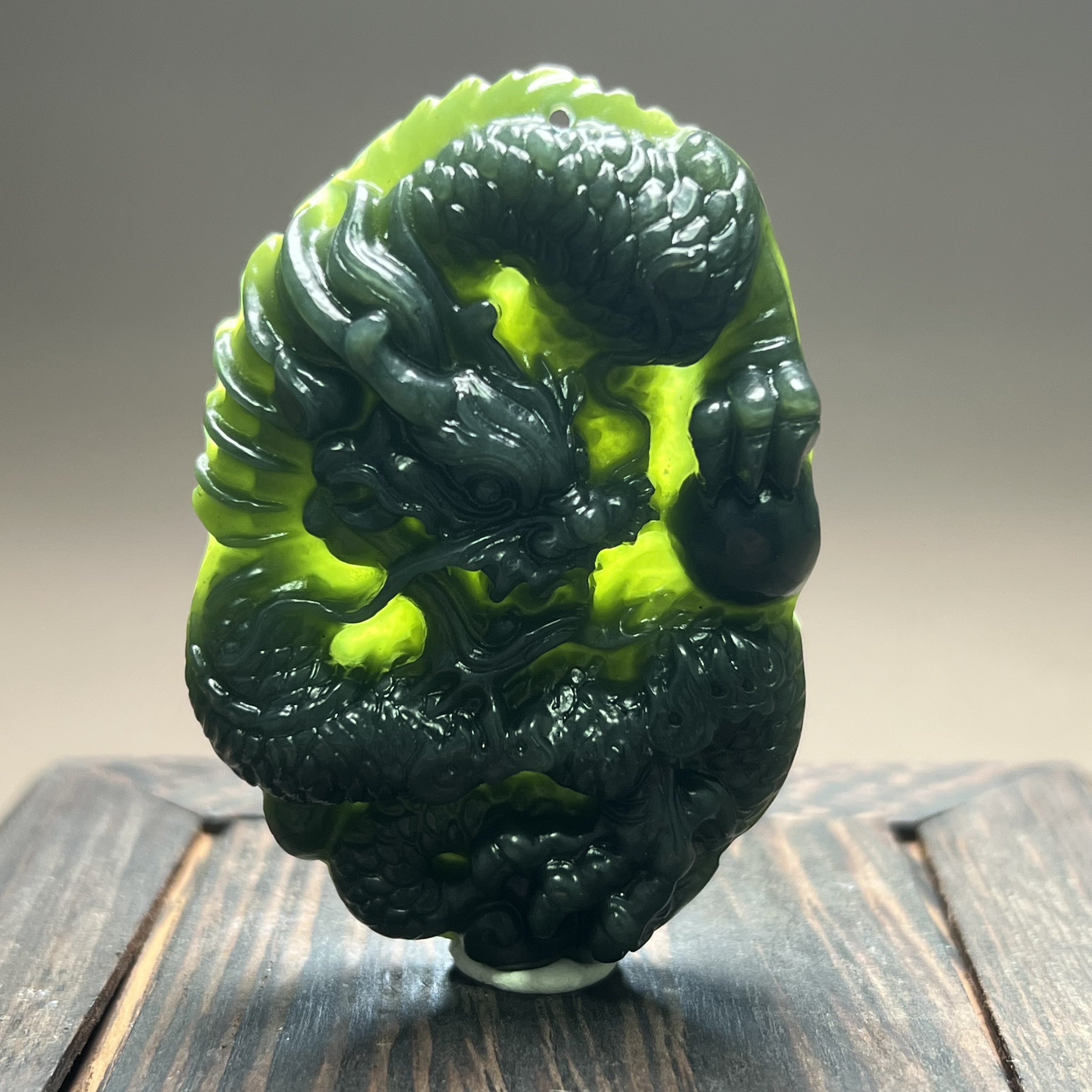 F625珠宝玉石精选和田玉牌子