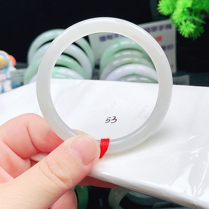 翡翠未镶嵌手镯107