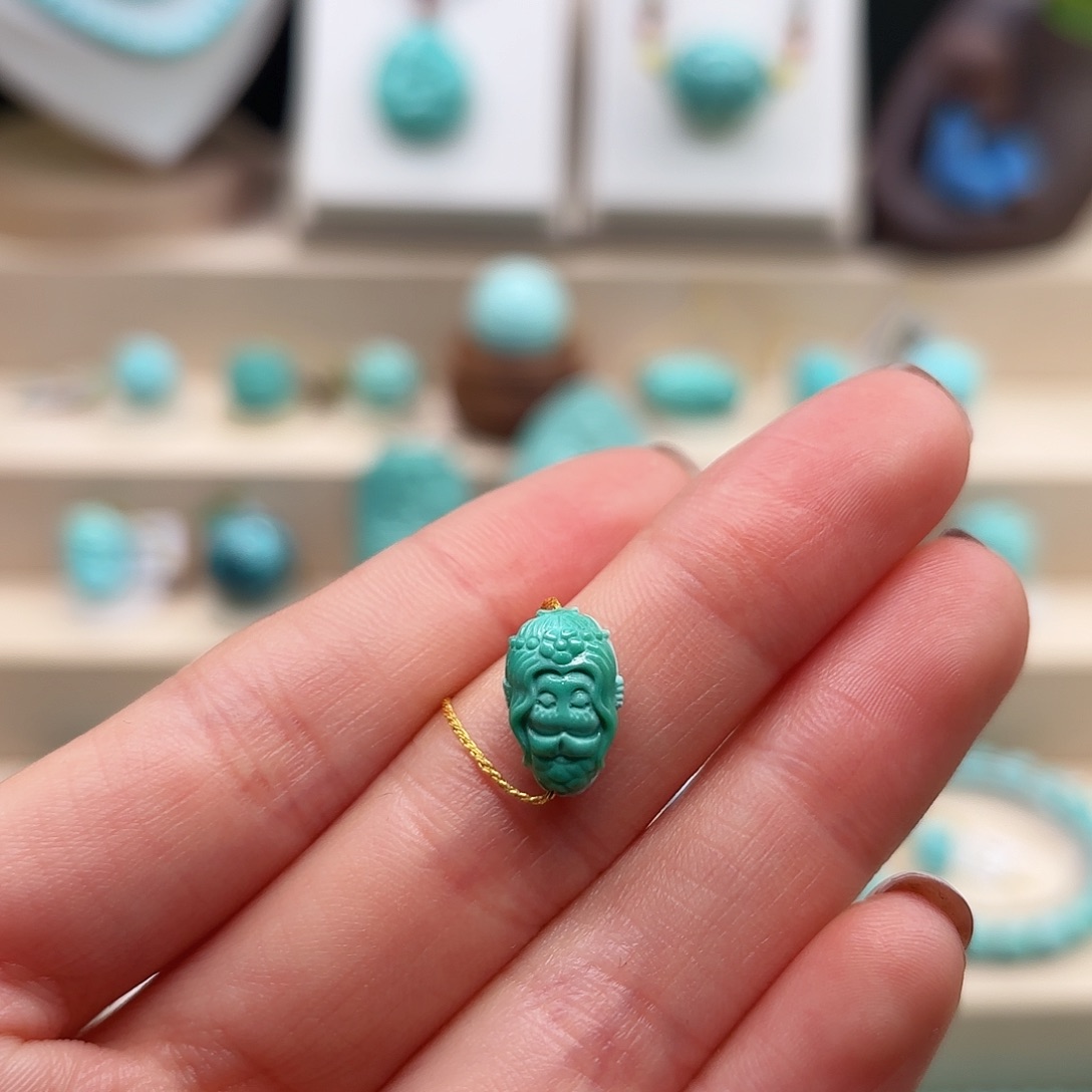 绿松石配饰未镶嵌