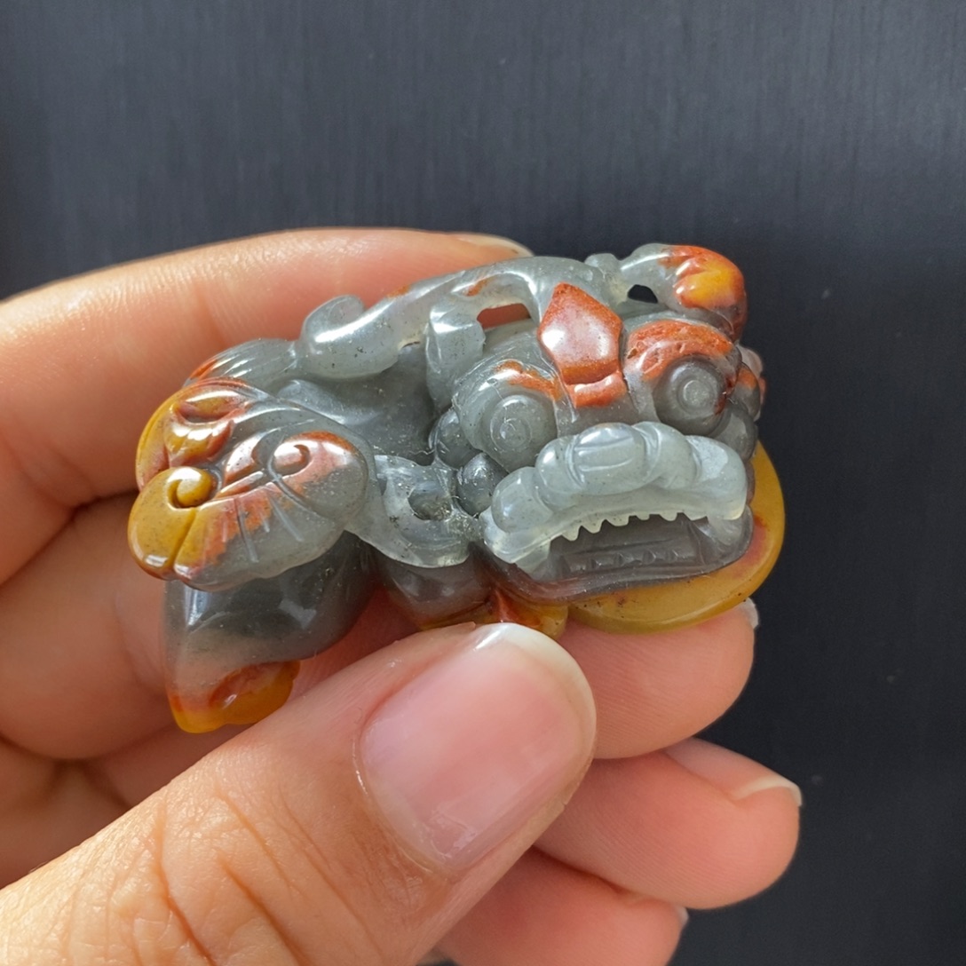 石英质玉（黄龙玉）颈饰未镶嵌