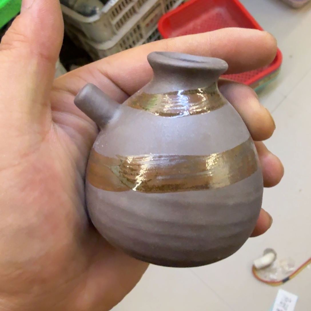 微瑕疵介意勿拍陶瓷器皿