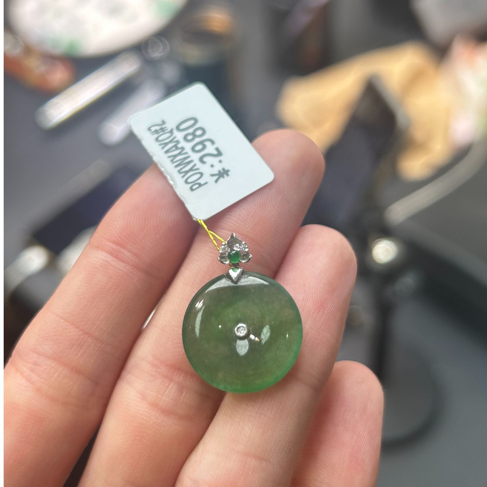 翡翠18K金镶嵌平安扣吊坠