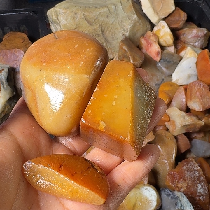 落***晖寿山石寿山石的颜色