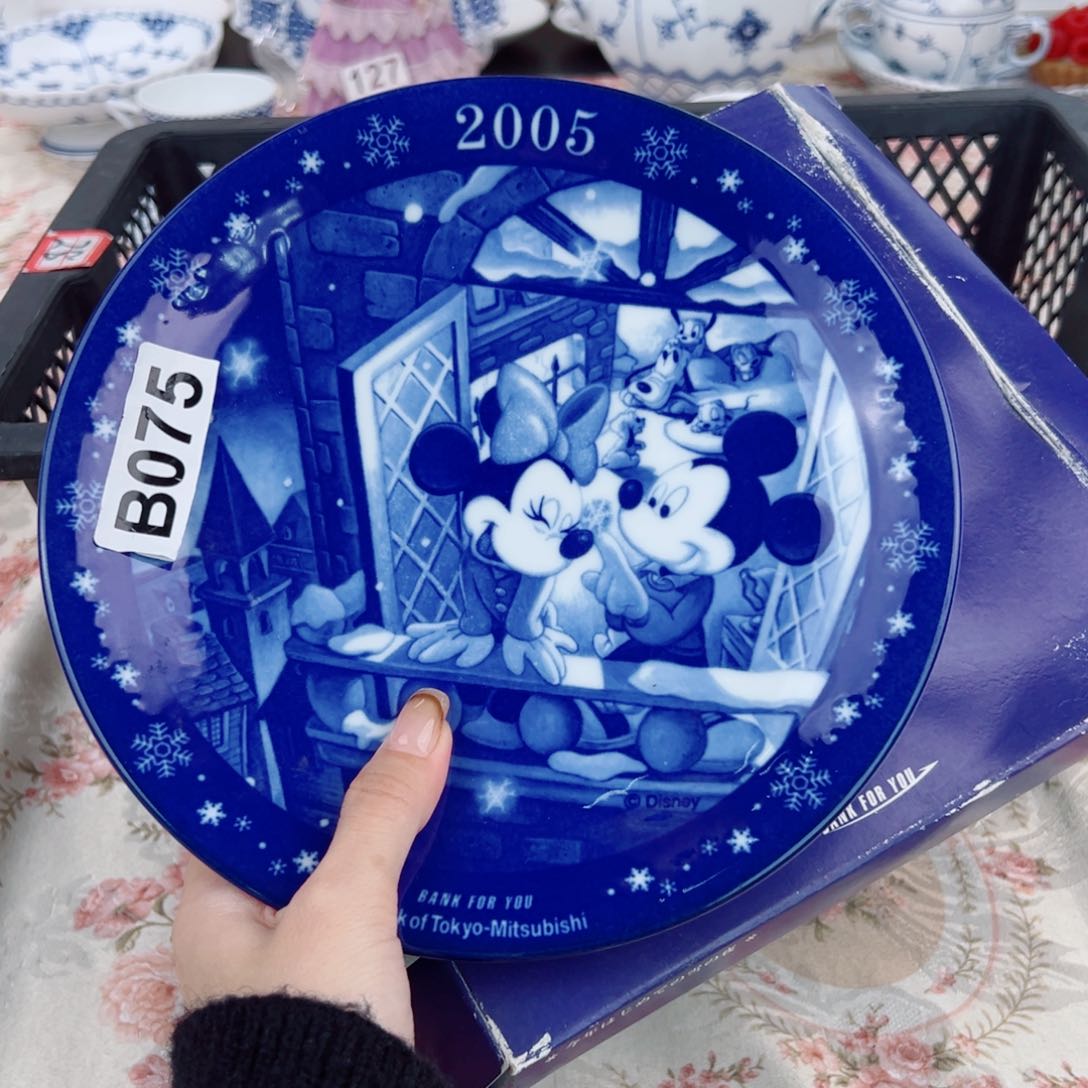 摆件全新未使使用。  b075