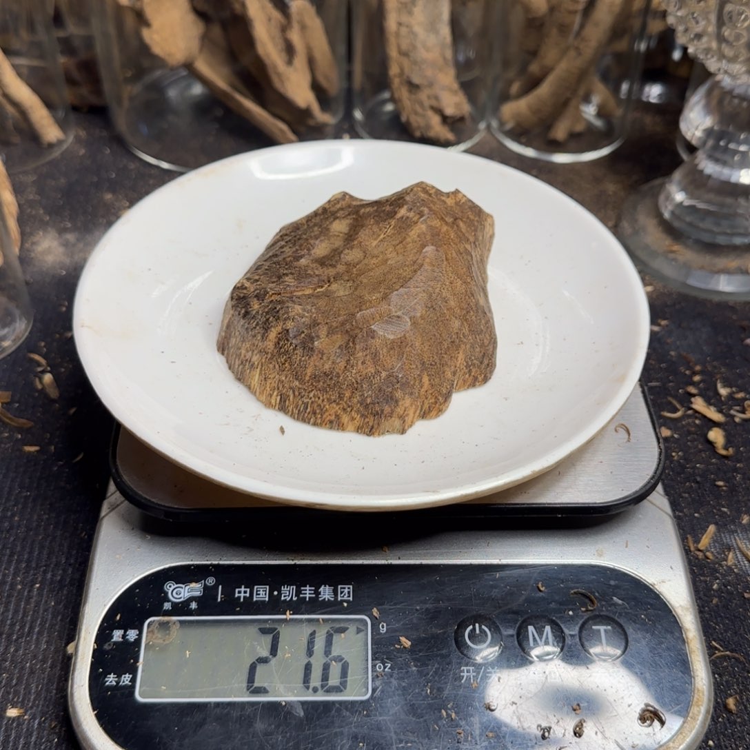 沉香碎屑沉香香港天然沉香21.6克