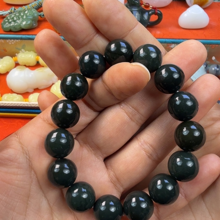 和田玉未镶嵌手串