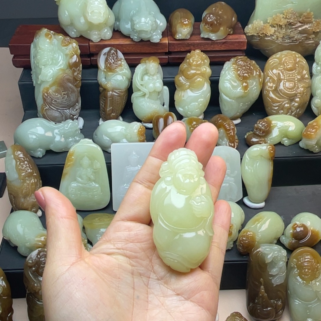 和田玉未镶嵌颈饰