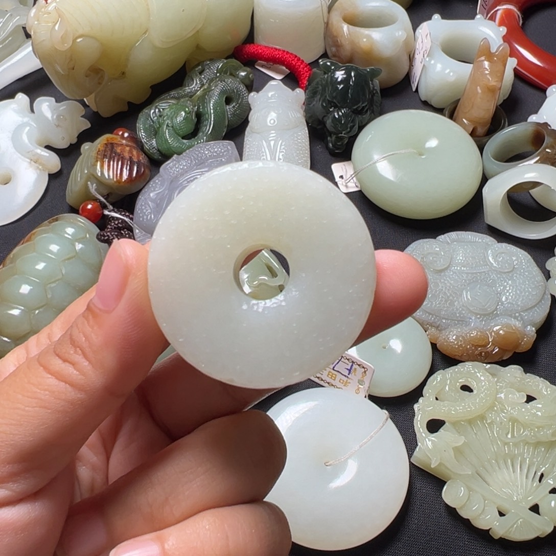 聚***坛和田玉未镶嵌颈饰