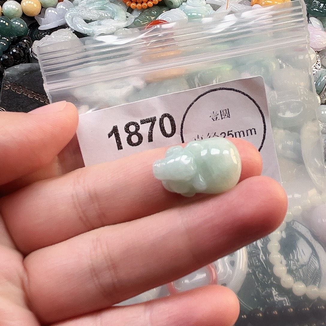 翡翠未镶嵌颈饰哈哈哈