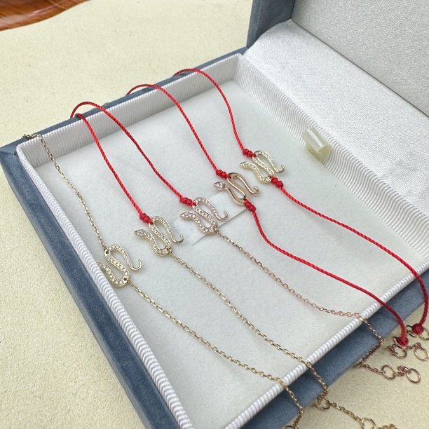 通体18K金钻石蛇款红绳手链