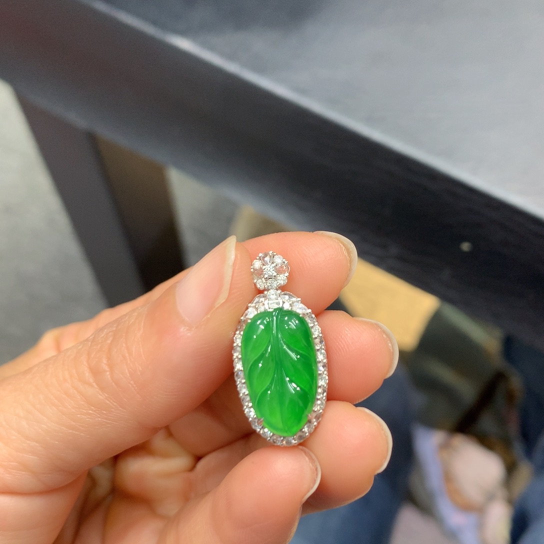 翡翠18K金镶嵌吊坠(不含链)