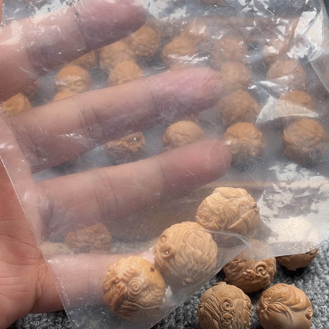 ****多猴头核桃吊坠三个单颗毛胚