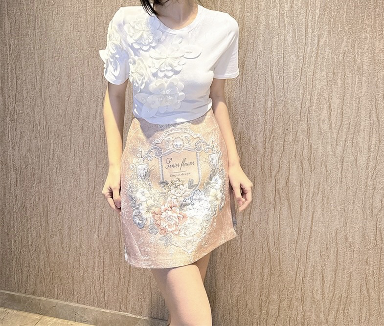 编号纯棉重工气质轻奢宽松简约短袖女士T恤