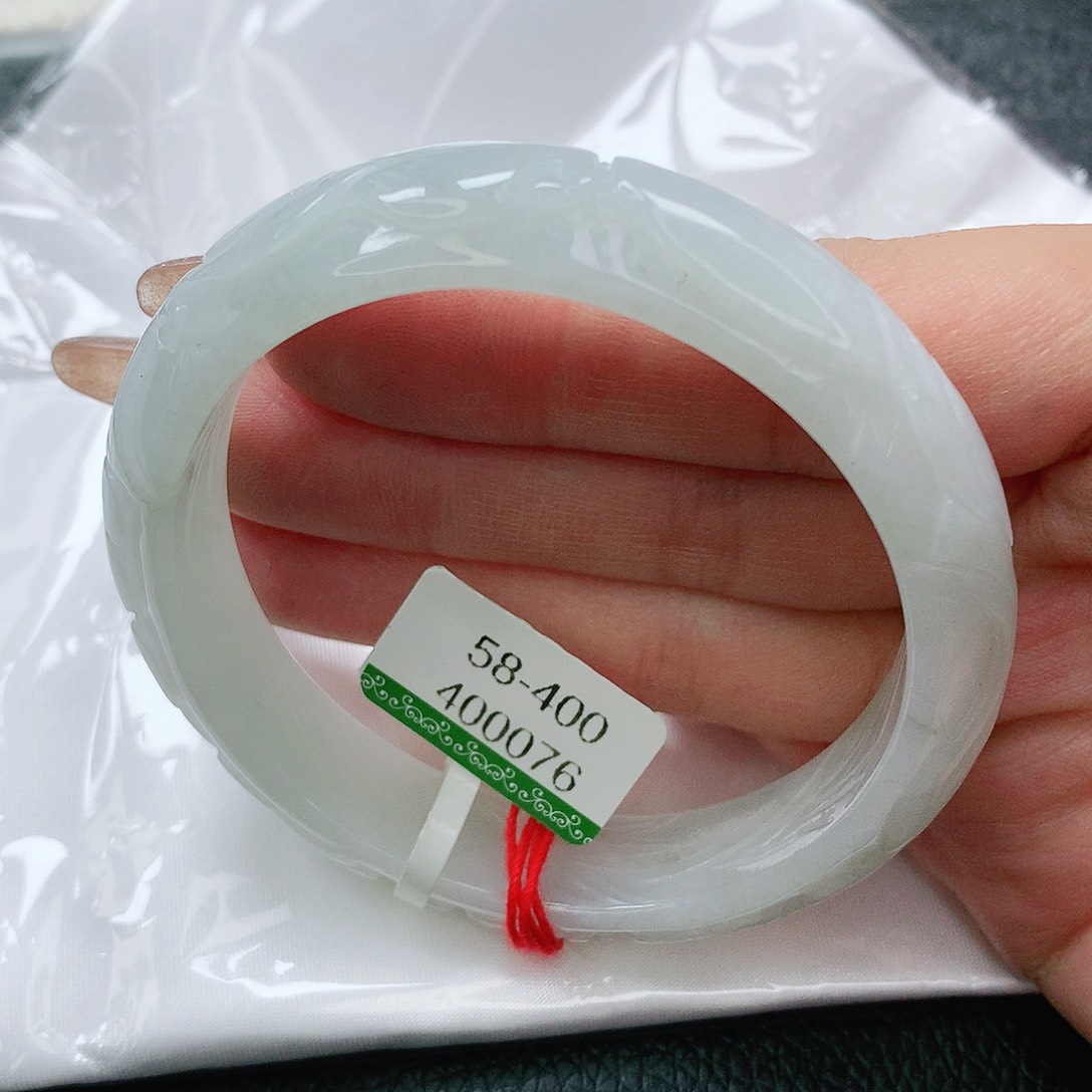 【闪购商品】翡翠手镯未镶嵌穆****酒缅甸天然A货翡翠