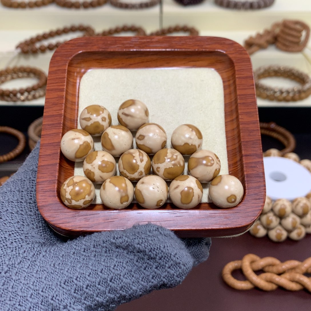 紫金鼠手串逸*三叶草熊猫17颗