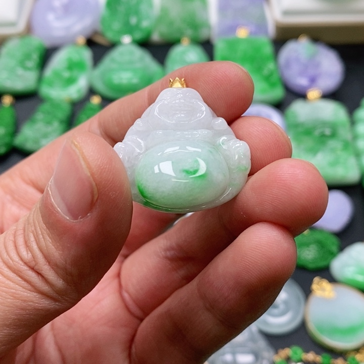 翡翠颈饰未镶嵌吊坠