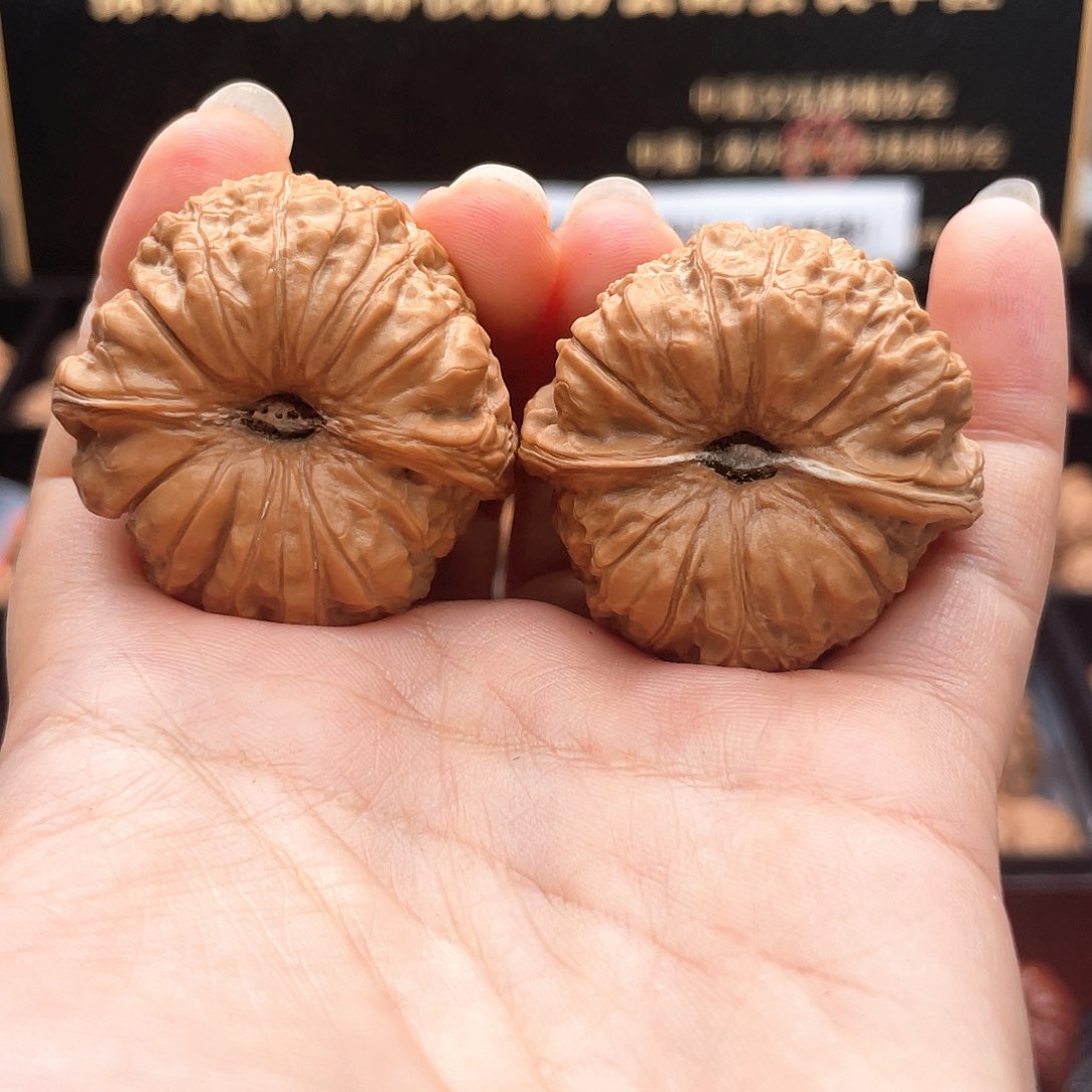 把件文玩核桃39毕业正圆酒杯深凹底➕近正肩39A6