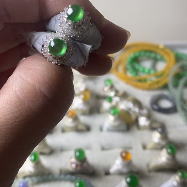 翡翠未镶嵌戒指翡翠