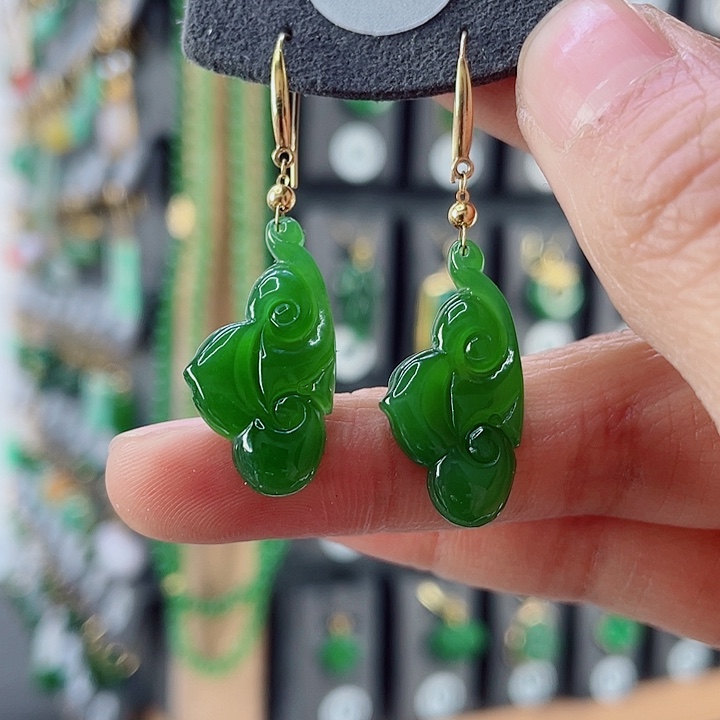 18K金镶嵌和田玉耳饰