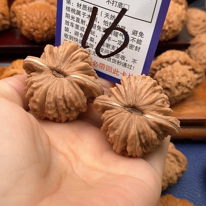 吊坠桃核四座楼狮子头42